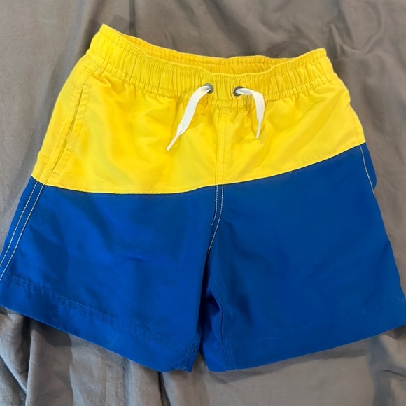 Hanna Anderson size 110cm size 5 swim trunk and swim tops